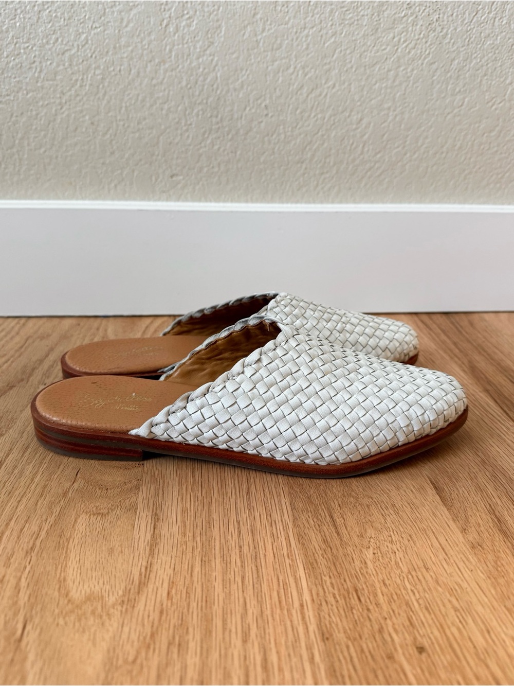 Seychelles Leather Woven Mule Places to Go White Slip On Size 8.5